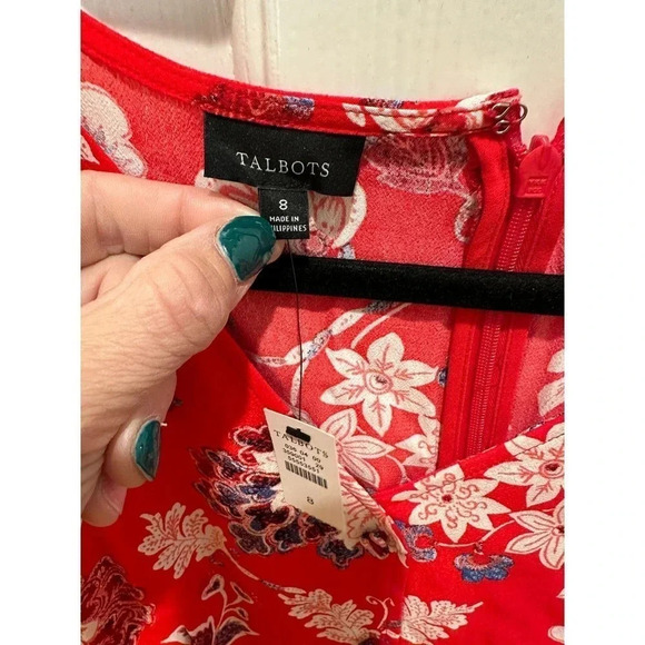 NWT Talbots Women's Red Floral Short Sleeve V-Neck Back Zip Midi Dress Size 8 - Picture 3 of 6